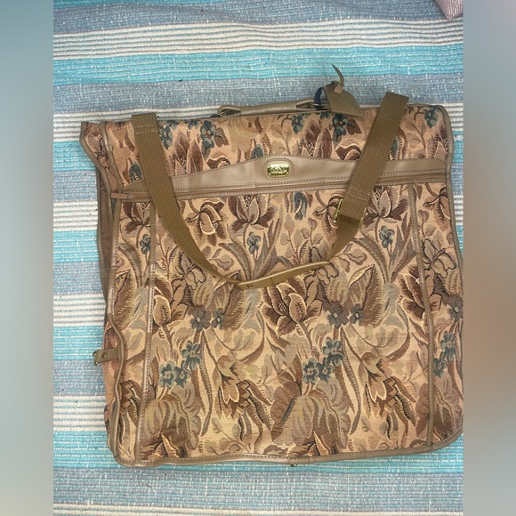 Jordache Handbags - Jordache: vintage 90s floral wardrobe bag
